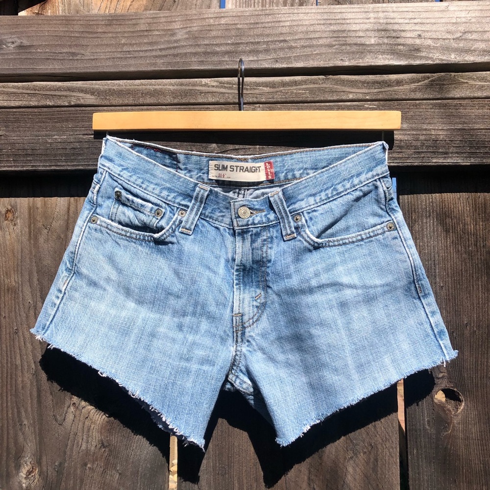 Vintage Levi Jean Cutoff Shorts W29